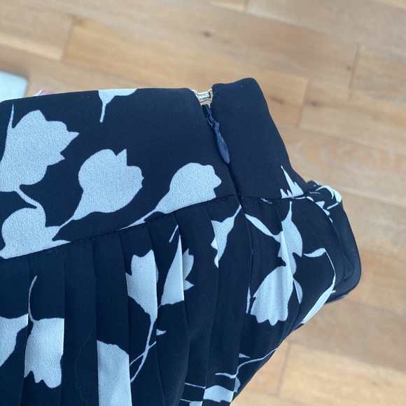 SOLD J Crew pleated midi skirt - Picture 4 of 5